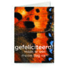 wenskaart met tekst gefeliciteerd! maak er een mooie dag van! met close-up oranje vlinder